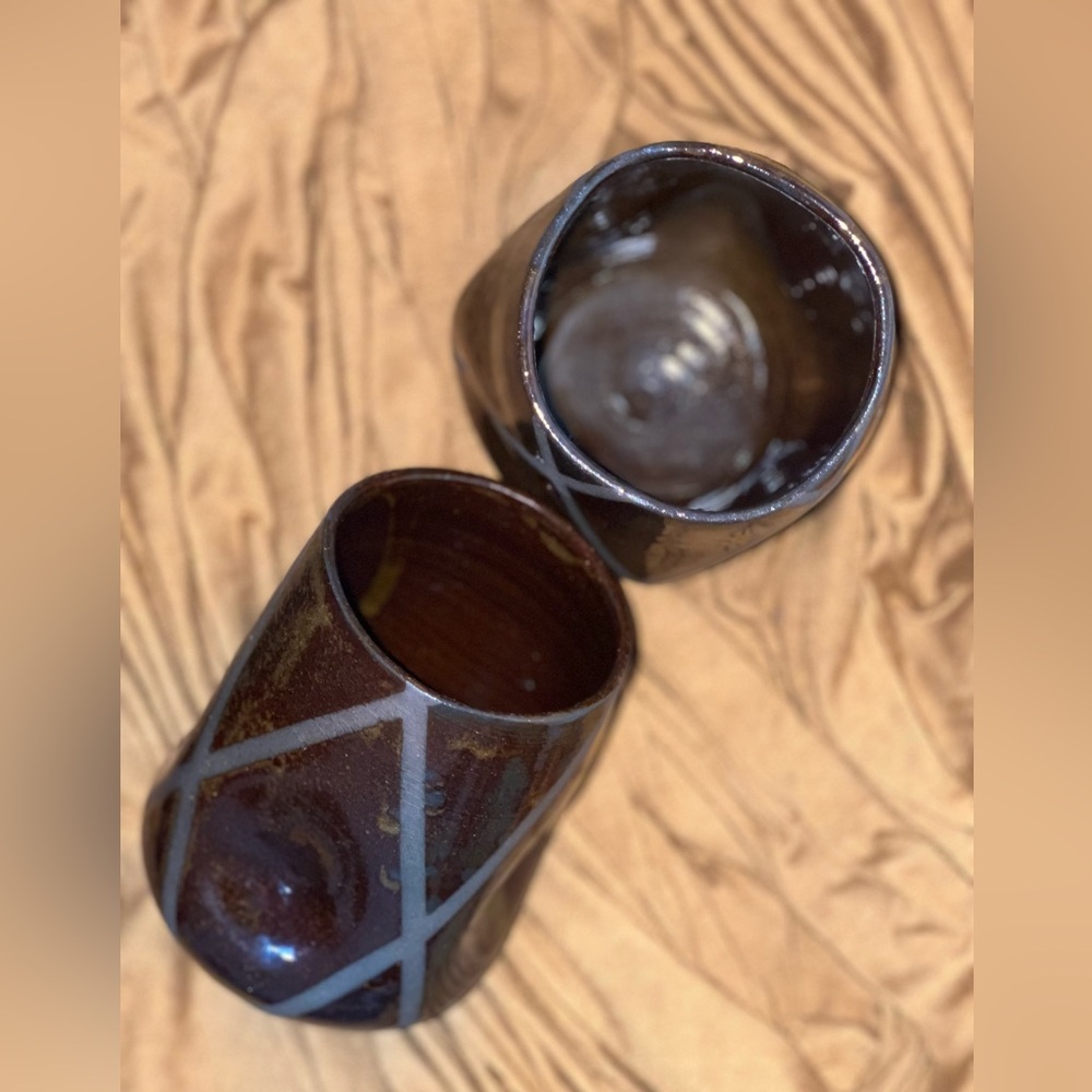 Vases (2) Brown - Picture 11 of 14